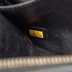 Pre Owned حقيبة كاميرا متوسطة من شانيل 2.55 ريإيشو جلد العجل الأسود مبطن العتيق