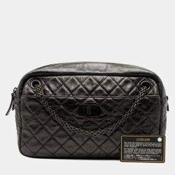 Pre Owned حقيبة كاميرا متوسطة من شانيل 2.55 ريإيشو جلد العجل الأسود مبطن العتيق