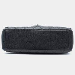 Pre Owned حقيبة شانيل ماكسي كلاسيك كافيار فلاب مفرد أسود