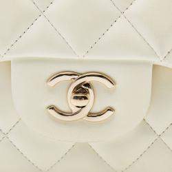 مملوكة مسبقًا Chanel White Jumbo Classic Lambskin Double Flap