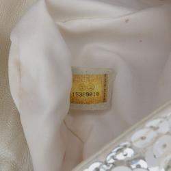 مملوكة مسبقًا حقيبة شانيل قماش قنب مستطيلة صغيرة بيضاء مرصعة بغطاء مفرد