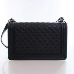 مملوكة مسبقًا حقيبة شانيل متوسطة جلد خروف بوي