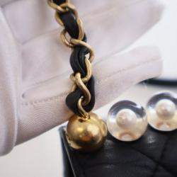 مملوكة مسبقًا Chanel Goatskin Chic Pearls Flap Bag