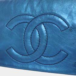 مملوكة مسبقًا Chanel Metallic Blue Shoulder Flap Bag