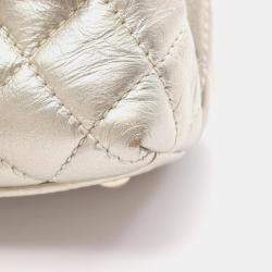 مملوكة مسبقًا حقيبة جلد شانيل كوكو ماتلاسي ذات غطاء بمقبض فضي