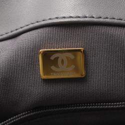 Pre Owned Chanel 19 Gray Lambskin Leather Shoulder Bag