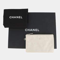 Pre Owned Chanel Handbag 22 Light Grey Shiny Calfskin Leather