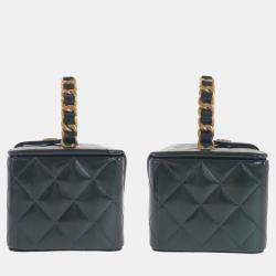 مملوكة مسبقًا Chanel Vintage Matelasse Dark Green Metallic Enamel Handbag Vanity Bag