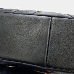 مملوكة مسبقًا حقيبة كتف شانيل سلسلة بعلامة كوكو وجلد خروف شيفرون