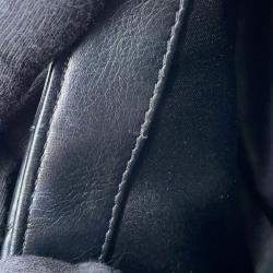 مملوكة مسبقًا حقيبة كتف شانيل سلسلة بعلامة كوكو وجلد خروف شيفرون