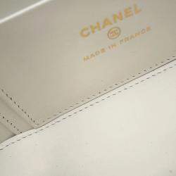 Pre Owned Chanel Chain Shoulder Bag Vanity Coco Mark Matelasse Playing Cards Caviar Skin White