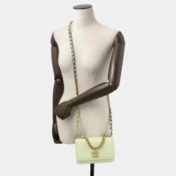 Pre Owned محفظة شانيل بسلسلة مع علامة كوكو مربعة 19 جلد حمل مضغوط