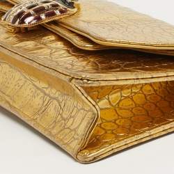 مملوكة مسبقًا Chanel Paris New York Coco Scarab Gold Croc Embossed Leather Clutch