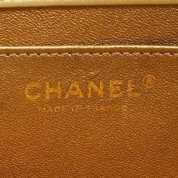 مملوكة مسبقًا Chanel Paris New York Coco Scarab Gold Croc Embossed Leather Clutch