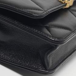 مملوكة مسبقًا Chanel 19 Black Quilted Leather Wallet On Chain