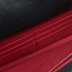 مملوكة مسبقًا Chanel 19 Black Quilted Leather Wallet On Chain