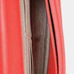 مملوكة مسبقًا محفظة شانيل 2012-13 جلد كافيار مرجانية CC خالدة على سلسلة