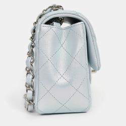 Pre Owned حقيبة شانيل 2024 زرقاء لامعة جلد حمل صغيرة مستطيلة بغطاء