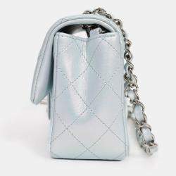 Pre Owned حقيبة شانيل 2024 زرقاء لامعة جلد حمل صغيرة مستطيلة بغطاء