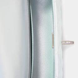 Pre Owned حقيبة شانيل 2024 زرقاء لامعة جلد حمل صغيرة مستطيلة بغطاء