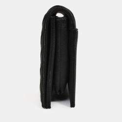 مملوكة مسبقًا حقيبة كلتش شانيل قفل قلب CC حرير بني مطوي 2019 