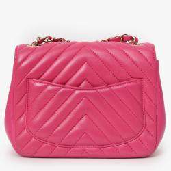 Pre Owned حقيبة شانيلا فلاب مربعة صغيرة جلد وردي بشكل شيفرون 2017/18