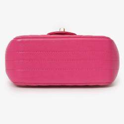 Pre Owned حقيبة شانيلا فلاب مربعة صغيرة جلد وردي بشكل شيفرون 2017/18