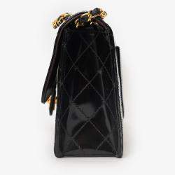 Pre Owned حقيبة شانيل سوداء 1996-97 بجلد براءة اختراع CC مبطنة بغطاء