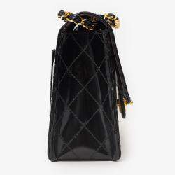 Pre Owned حقيبة شانيل سوداء 1996-97 بجلد براءة اختراع CC مبطنة بغطاء