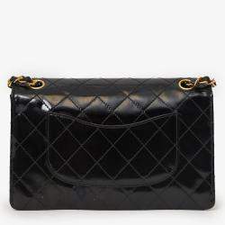 Pre Owned حقيبة شانيل سوداء 1996-97 بجلد براءة اختراع CC مبطنة بغطاء