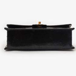 Pre Owned حقيبة شانيل سوداء 1996-97 بجلد براءة اختراع CC مبطنة بغطاء