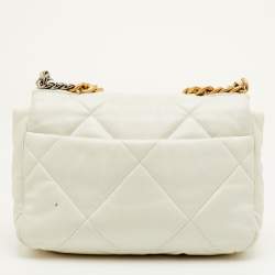 مملوكة مسبقًا حقيبة شانيل صغيرة بيضاء جلد مبطن 19 شرابة
