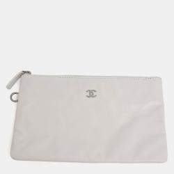 مملوكة مسبقًا حقيبة شانيل جلد أبيض 22 35