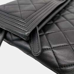 مملوكة مسبقًا حقيبة كلتش شانيل بوي جلد أسود