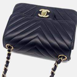 Pre Owned حقيبة صغيرة شانيال جلد أسود شيفرون كروس بودي