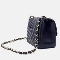 Pre Owned حقيبة صغيرة شانيال جلد أسود شيفرون كروس بودي