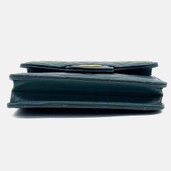 مملوكة مسبقًا حقيبة شانيل جلد أخضر بمقبض علوي وسلسلة للعملات المعدنية