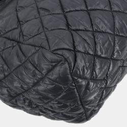 مملوكة مسبقًا حقيبة يد شانيل "كوكون كوكون" بولينغ نايلون أسود 