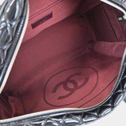 مملوكة مسبقًا حقيبة دفل شانيل جلد براء لامع سوداء