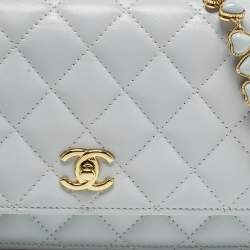 مملوكة مسبقًا محفظة شانيل سوداء مبطنة جلد CC علي سلسلة