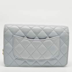 مملوكة مسبقًا محفظة شانيل سوداء مبطنة جلد CC علي سلسلة