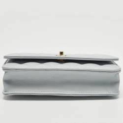 مملوكة مسبقًا محفظة شانيل سوداء مبطنة جلد CC علي سلسلة