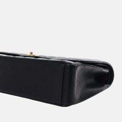 Pre Owned حقيبة كتف جلد أسود شانيل كافيار كلاسيكية ذات اللوحين كبيرة