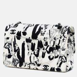 Pre Owned شانيل كوكو مادوموازيل بحجم متوسط قماش اسود وابيض مع رفرف مزدوج