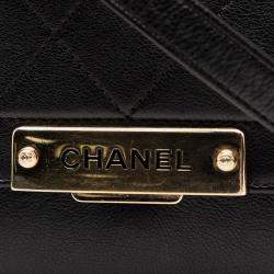 مملوكة مسبقًا حقيبة شانيل كليك كبسة الغلاف شعار جلد العجل محبب مبطنة سوداء صغيرة