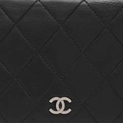 مملوكة مسبقًا محفظة شانييل طويلة جلد مبطن أسود "واي"