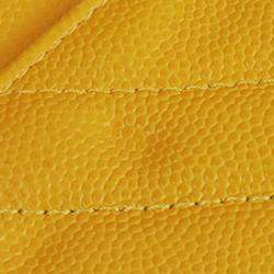 Pre Owned محفظة شانيل سلسلة بحرفين CC صفراء بشيفرون كافيار