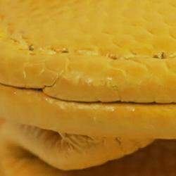 Pre Owned محفظة شانيل سلسلة بحرفين CC صفراء بشيفرون كافيار