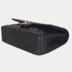 Pre Owned حقيبة شانيل سوداء مبطن جلد خروف وسط كلاسيك دبل رفرف