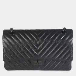Pre Owned Chanel 2.55 Reissue Chevron 226 So Black Aged Calfskin Leather Flap Bag